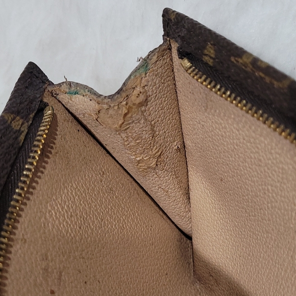 Louis Vuitton Cosmetics Pouch / Pochette - Picture 11 of 16